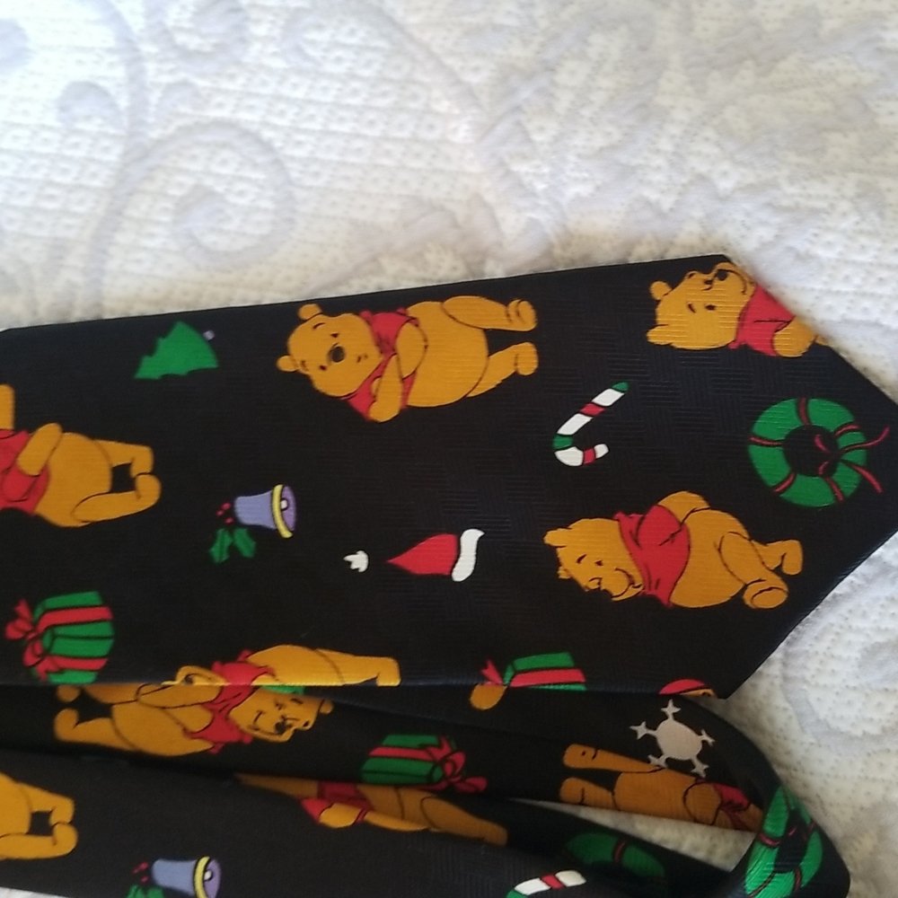 WINNIE THE POOH CHRISTMAS TIE - Picture 2 of 8